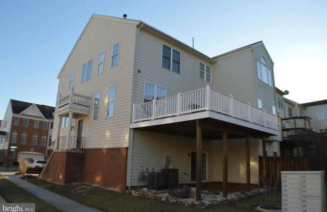 42712 SANDMAN TERRACE Gallery 2