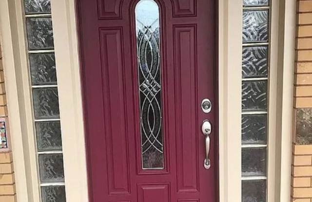 Spacious 5 Bedroom 2.5 Bathroom Single Family Home with Garage (Mt Washington) Gallery 4