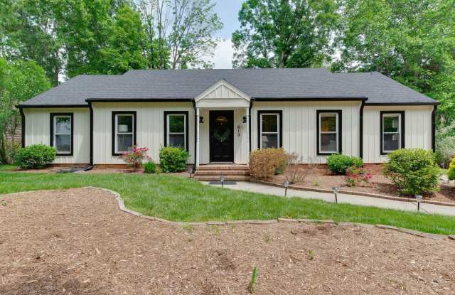 Beautiful and updated ranch on a sprawling lot in popular Matthews! photos photos Beautiful and updated ranch on a sprawling lot in popular Matthews! photos photos