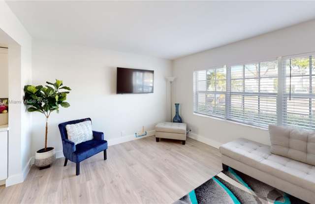 1825 SW 81st Ter photos photos
