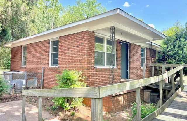 Cozy & Convenient Living on Fay Street – Great Location! Coming soon! Gallery 3