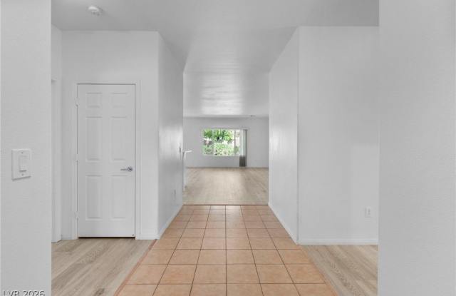 2250 Sandstone Cliffs Drive Gallery 4