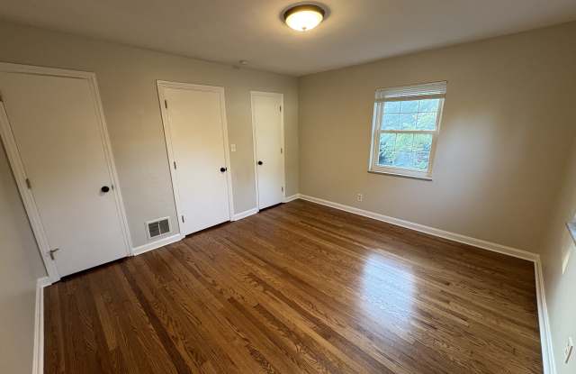 54 Woodlawn Ave - 2 Gallery 3