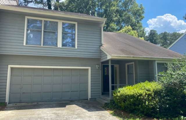 Gorgeous 3 Bedroom Chapel Hill Townhome Available in June! photos photos