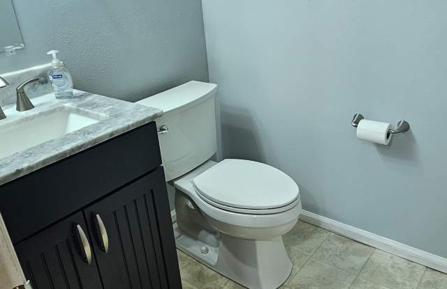 1805 South Pratt Parkway photos photos