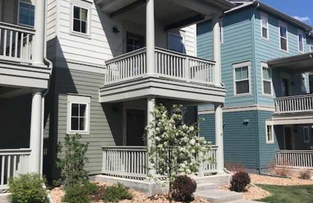 Charming 2BD/2.5BA Townhome in Quiet Lafayette Neighborhood photos photos