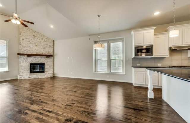 5509 Datewood Lane Gallery 2
