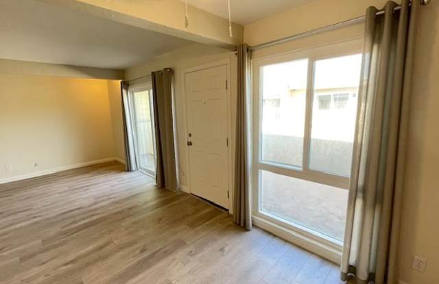 107 Oval Rd # 4 Gallery 3