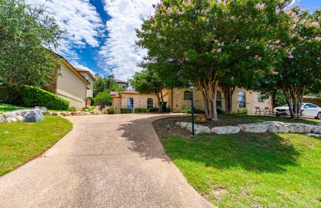 Luxury Living: Stunning 2-Bed Townhome in Lakeway - Your Dream Home Awaits! Schedule Your Tour Today! photos photos