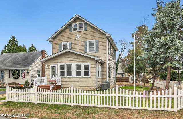 18 Holly Street - 18 Holly Street, Rumson, NJ 07760