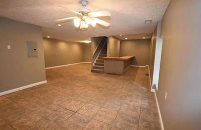 516 Pearl Ave - College Rental Gallery 4
