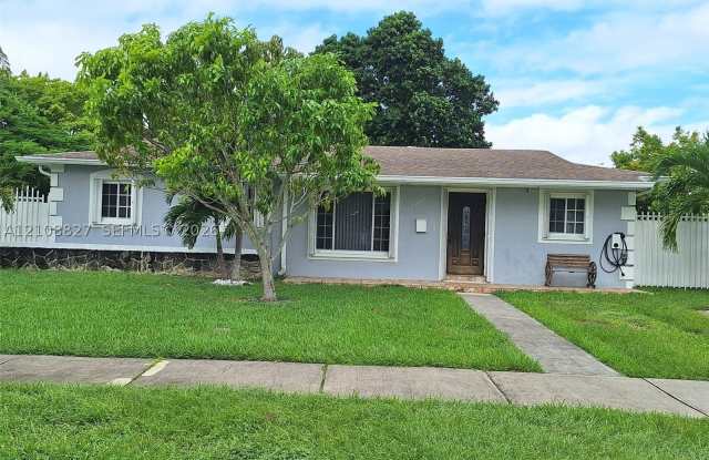 15261 SW 102nd Ct Gallery 1