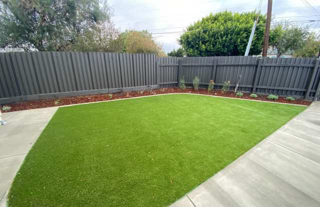 4BD/2BA, Great Outdoor Space! Gallery 2