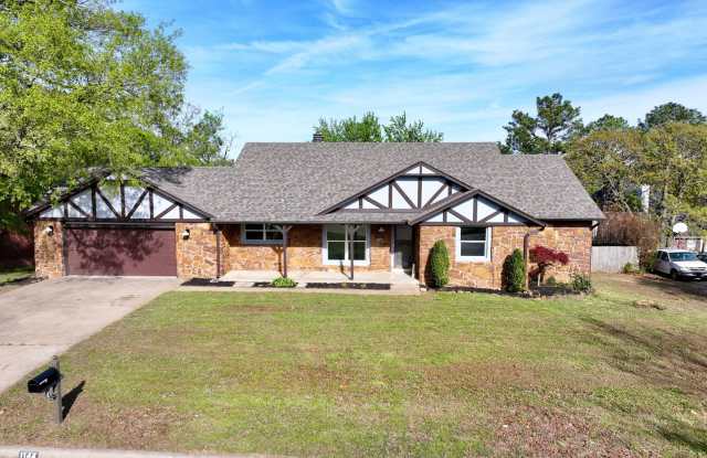 Spacious 4 Bed Home in Prime Claremore Location photos photos