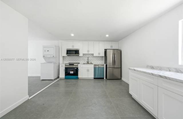 2415 Garfield Street 0, Hollywood, FL 33020 - 3407 Gallery 3