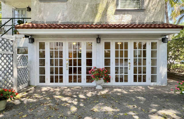 336 Monroe Drive unit: 2 photos photos