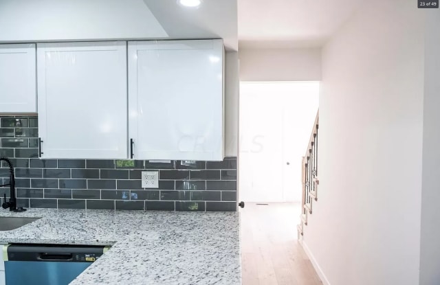1558 Waterstone Court Gallery 2
