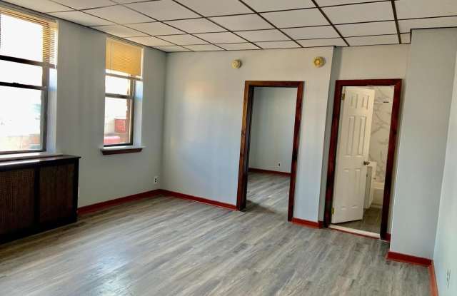 2250 S 9TH Street Gallery 3