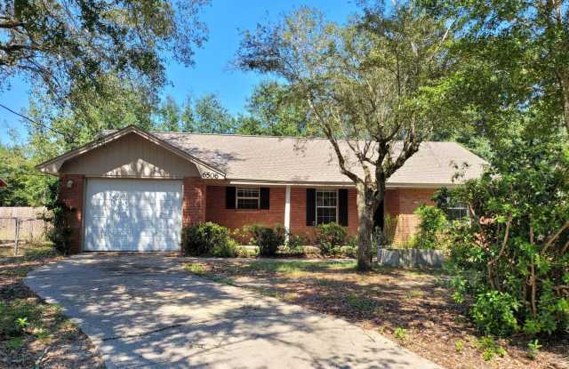 6506 Colonial Drive Milton: MOVE-IN SPECIAL: HALF OFF YOUR FIRST FULL MONTH’S RENT! Gallery 1