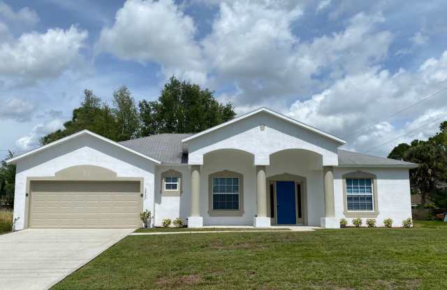 Large 3 bedroom 2 bath home with formal living and dining rooms - Big family room! photos photos