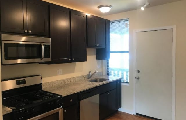 6603 N Campbell Ave 3 - 6603 North Campbell Avenue, Chicago, IL 60645