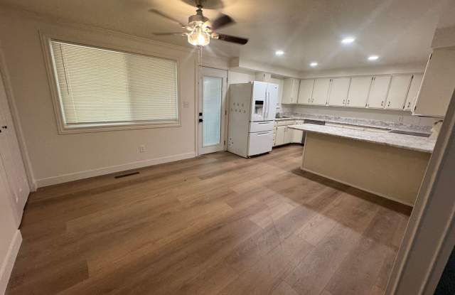 Beautiful Pleasant Grove home for rent! Gallery 4
