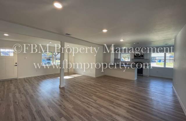 1104 Williamsburg Dr Gallery 3