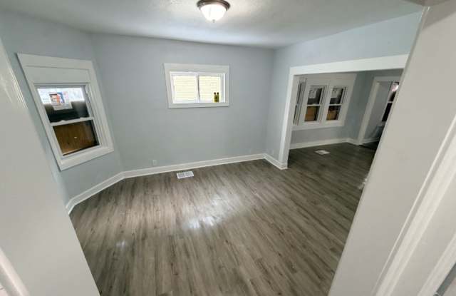 3154 N 40th St photos photos