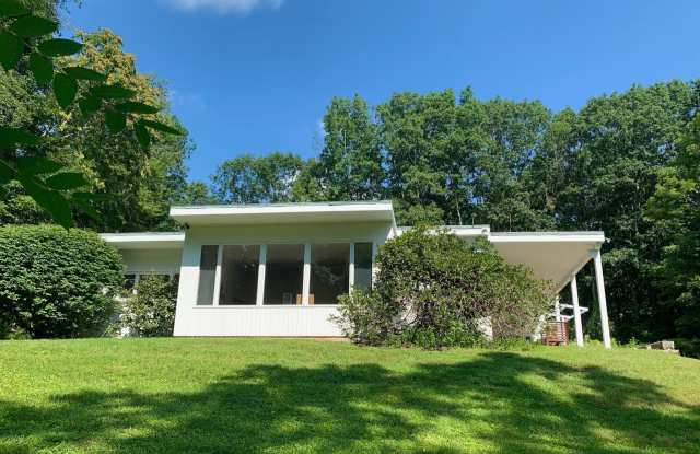 525 Munger Lane photos photos