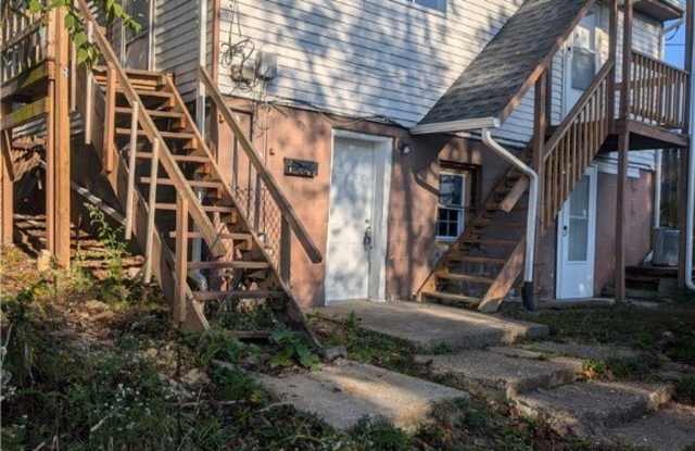 138 Oak St - 138 Oak Street, Washington, PA 15301