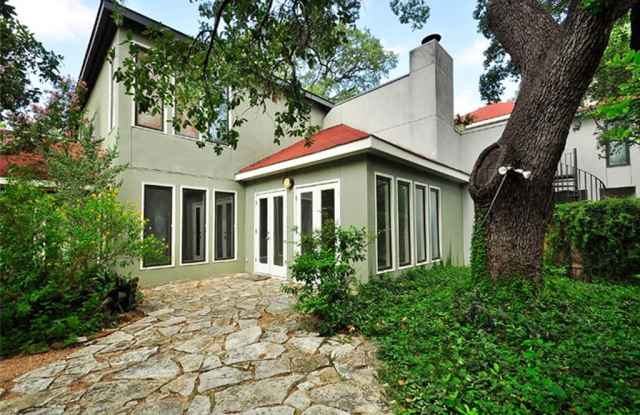 1401 Marshall LN Gallery 2