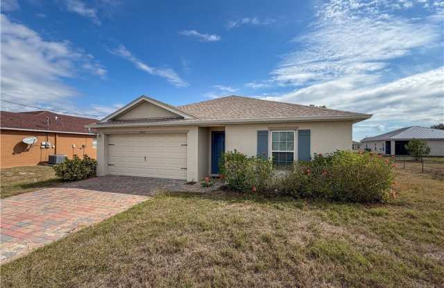 2927 NW 4th Place photos photos