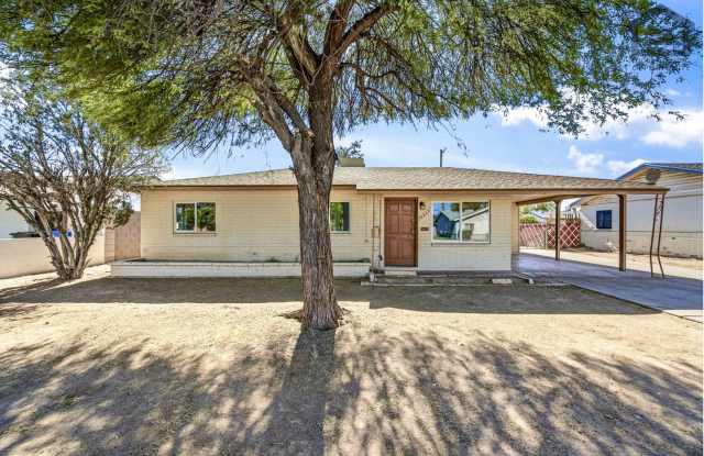 4Bed/2Bath House at Glendale Ave/19th Ave! Ready for Immediate Move-In! – RV GATE! NO HOA! Gallery 1