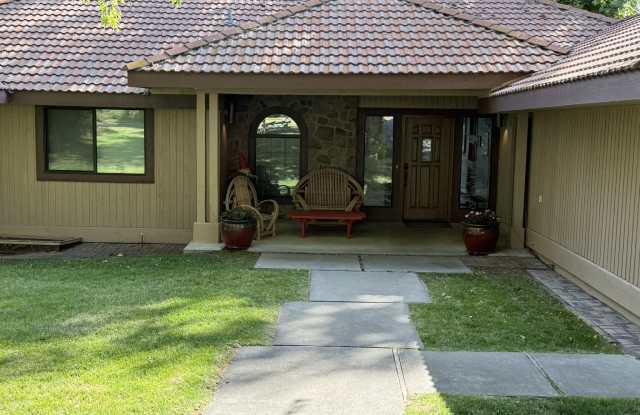 73 Bella Lane Gallery 2