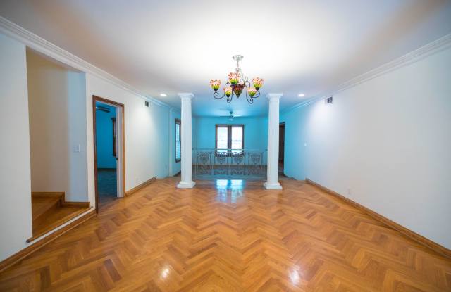 RARE English Country Home Available in the heart of Pasadena!!! Price Reduced! photos photos
