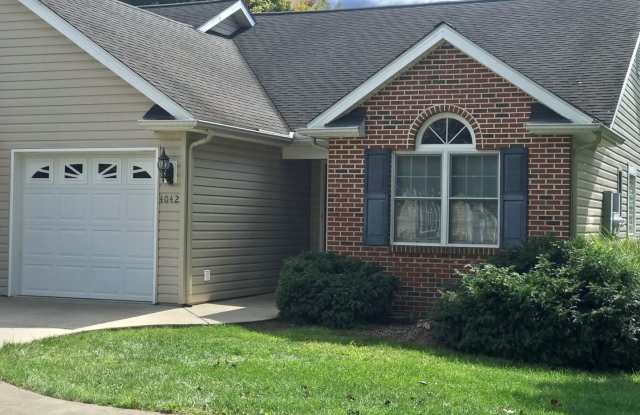 Updated Duplex for Rent photos photos