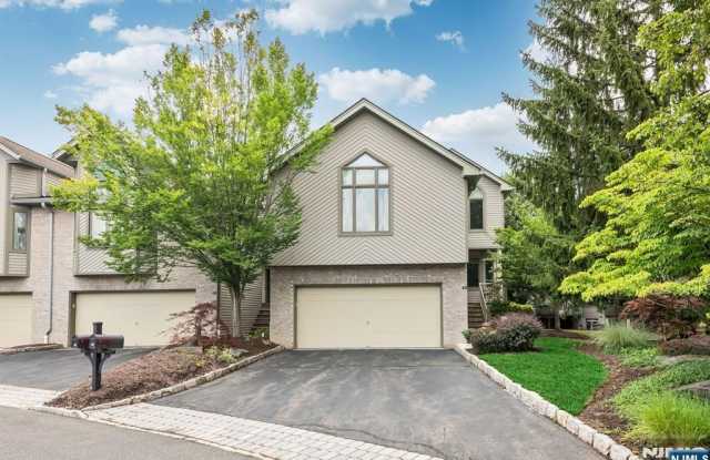 812 Hemlock Court photos photos