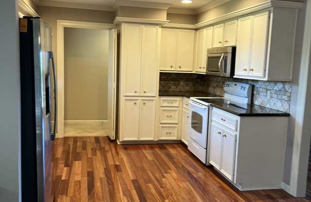 6914 Chinook Drive Gallery 3
