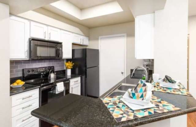 5843 Mesa Dr Gallery 3