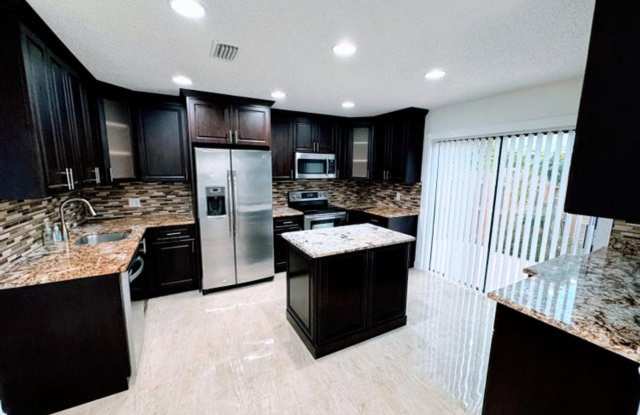 9850 61st Way S E, Boynton Beach, FL 33437 - 9850 61st Way South, Palm Beach County, FL 33437
