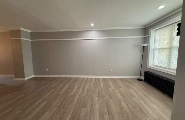 7144 GLENLOCH Street Gallery 1