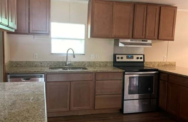 Rustic home in Citronelle Gallery 3