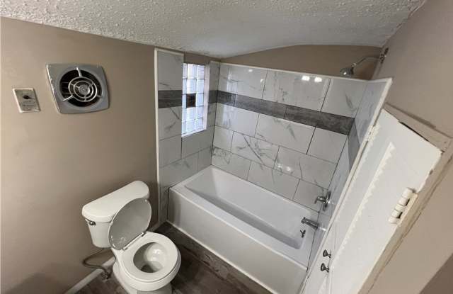 Spacious Cleveland Home for Rent – Great Neighborhood! photos photos