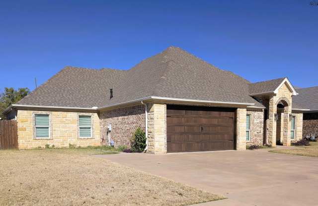 2916 S SHEPHERDS GLEN - 2916 South Shepherds Glen, Wichita Falls, TX 76308