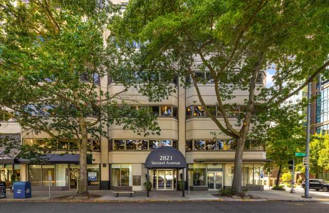 Luxury Seattle Living with Panoramic Views, Resort-Style Amenities & Concierge photos photos