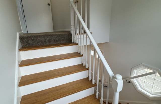 578 Ivy Court Gallery 3