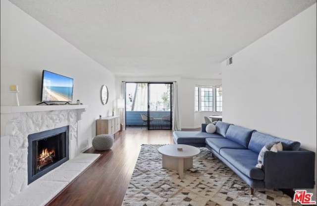 310 Tahiti Way unit: 201 - 310 Tahiti Way, Los Angeles, CA 90292