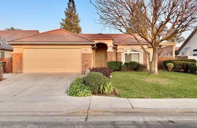 $2,350 Herndon  Willow, 3 Bedroom Home - N. Helm Ave, Clovis photos photos