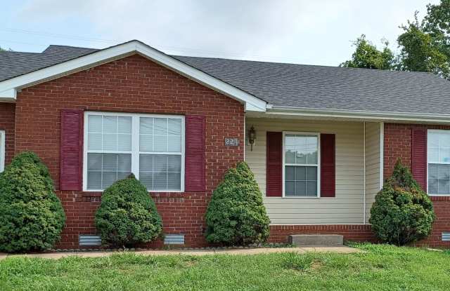Cute home close to Fort Campbell - 221 Lady Alice Court, Clarksville, TN 37042