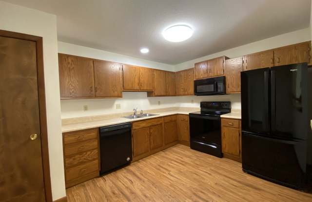 1704 Trails Dr Gallery 2